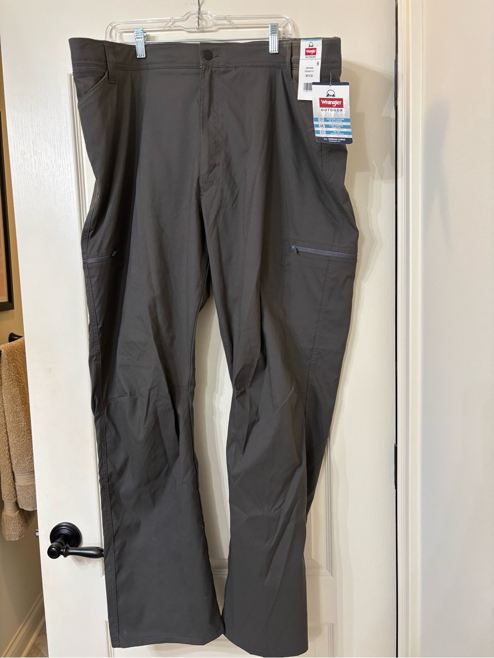 Wrangler Men’s Cargo Pants in Charcoal Gray